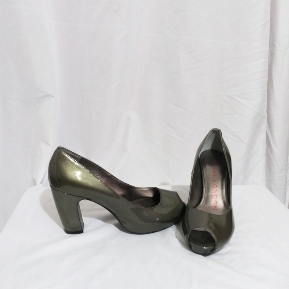 Sacha London green shimmer peeptoe heels sz 5.5